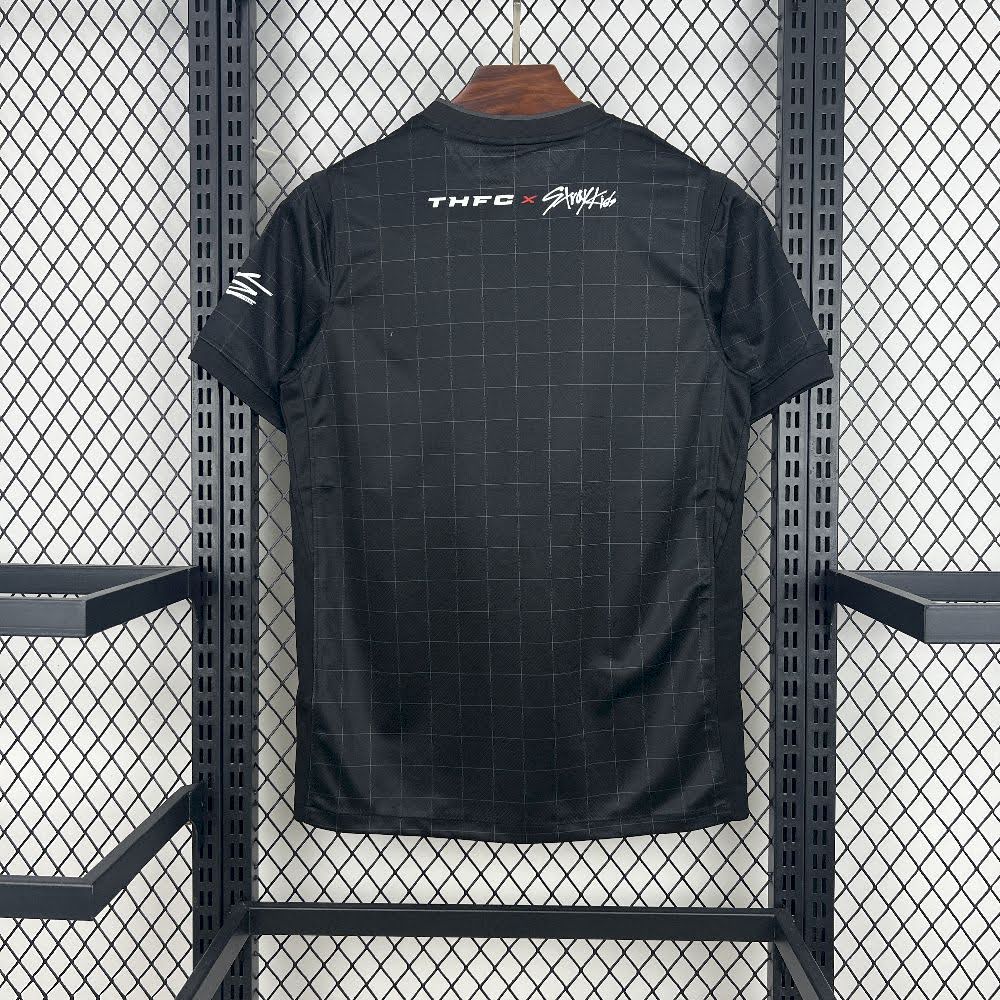 Camisa Tottenham Edição Especial "Stray Kids"