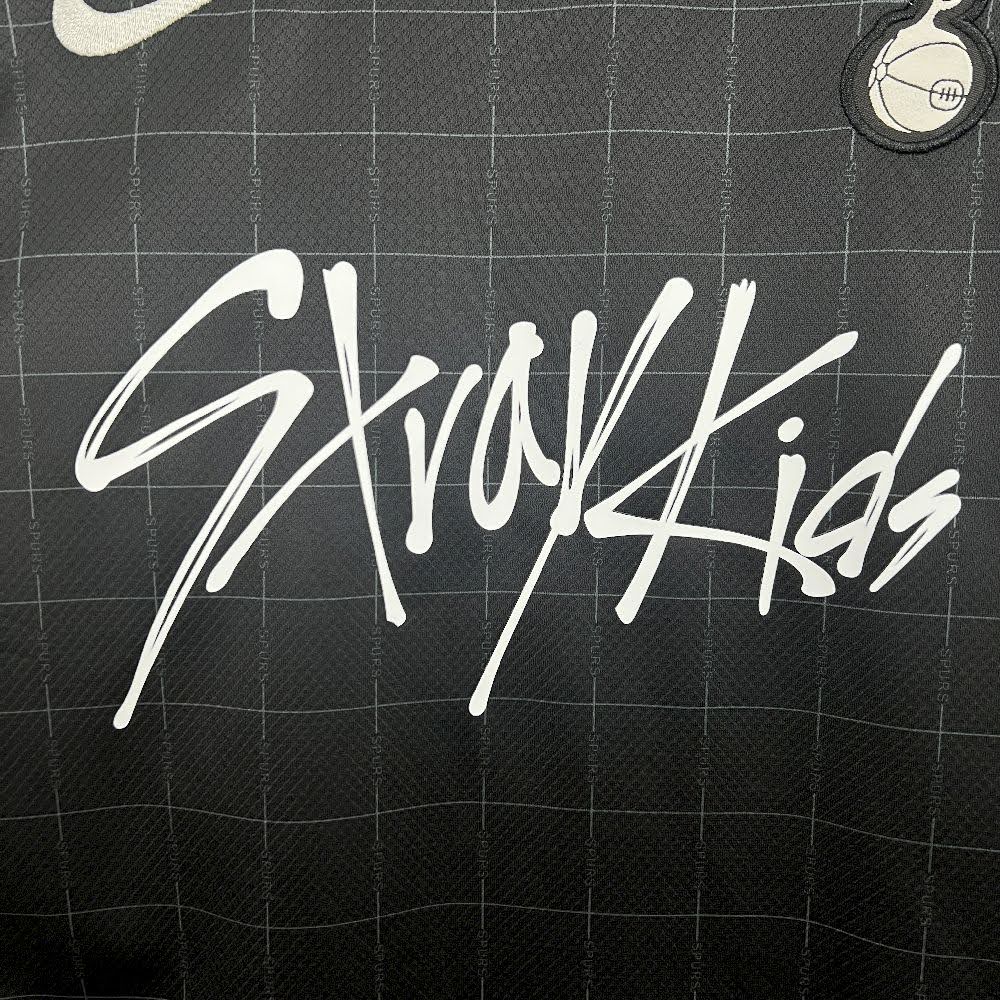 Camisa Tottenham Edição Especial "Stray Kids"