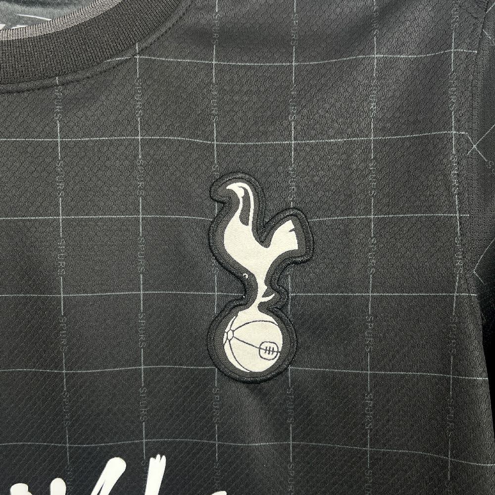 Camisa Tottenham Edição Especial "Stray Kids"