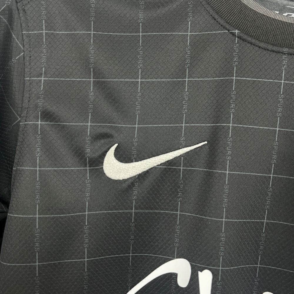 Camisa Tottenham Edição Especial "Stray Kids"