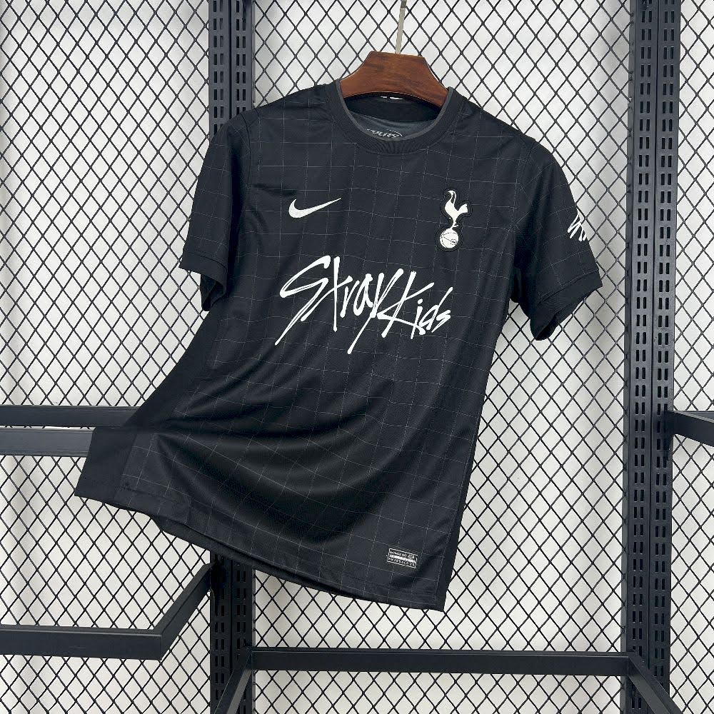 Camisa Tottenham Edição Especial "Stray Kids"
