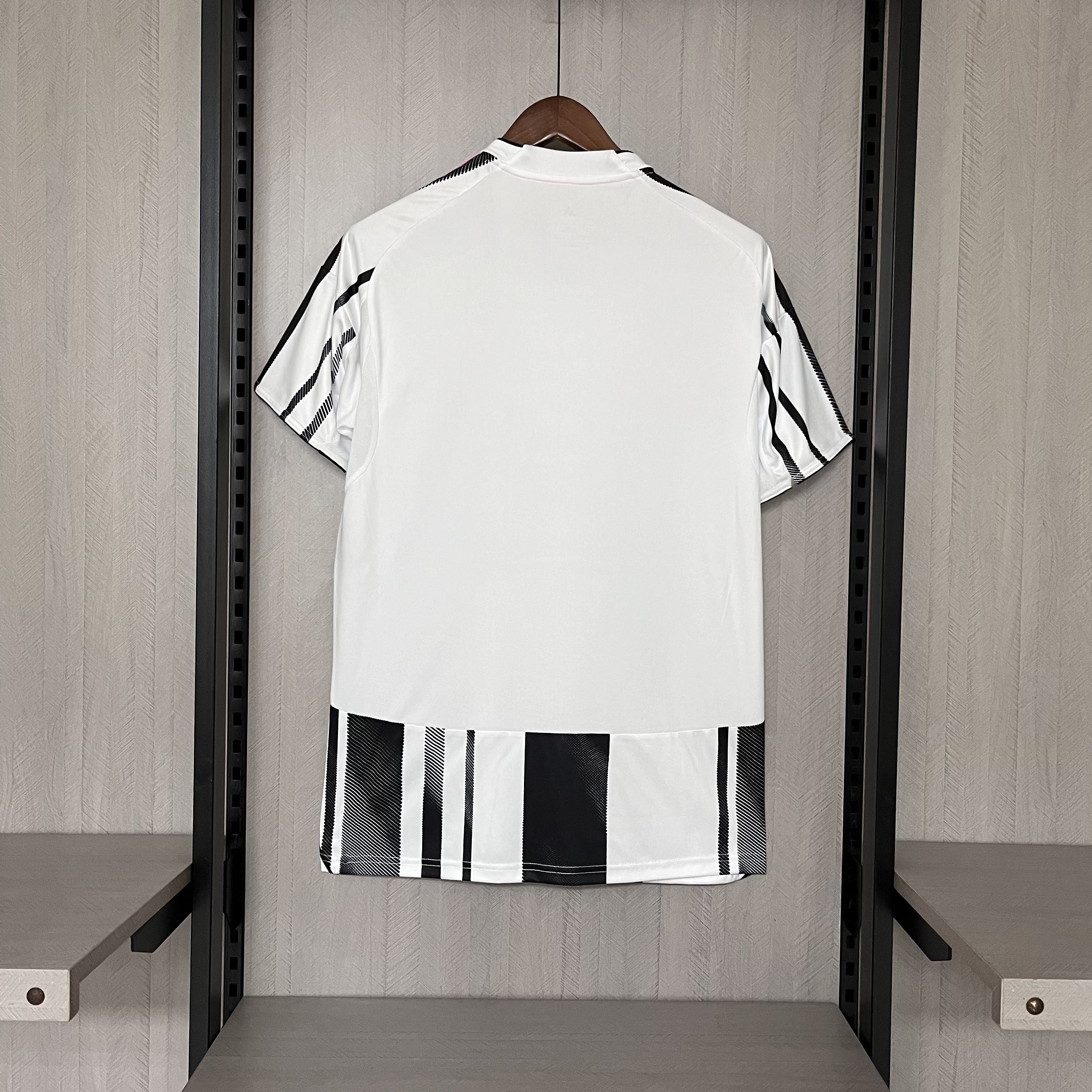 Camisa Juventus I 2025/26 Torcedor - CASA