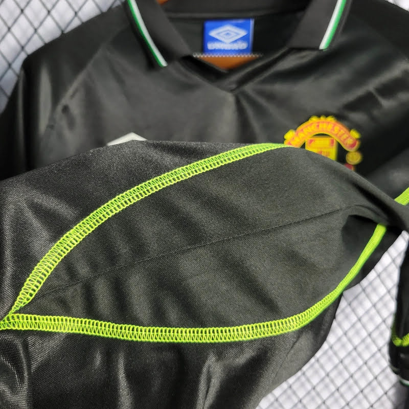 Camisa Manchester United Retrô 1998/99 Torcedor - TRÍPLICE COROA